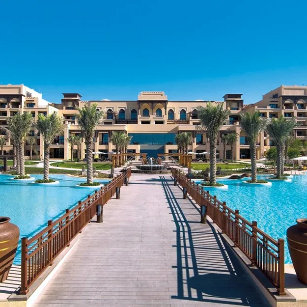 Saadiyat Rotana Resort piscine