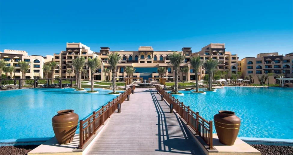 Saadiyat Rotana Resort piscine