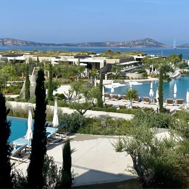 W Costa Navarino piscine