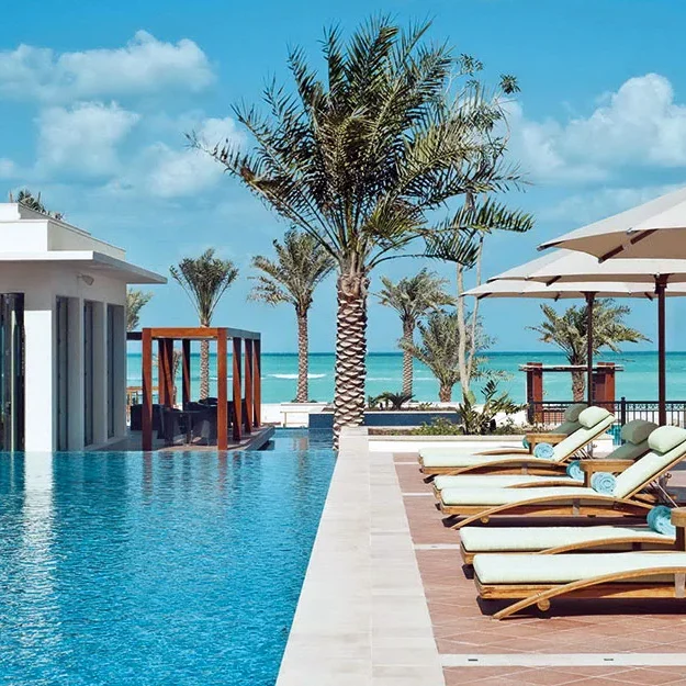St Regis Saadiyat Island piscine